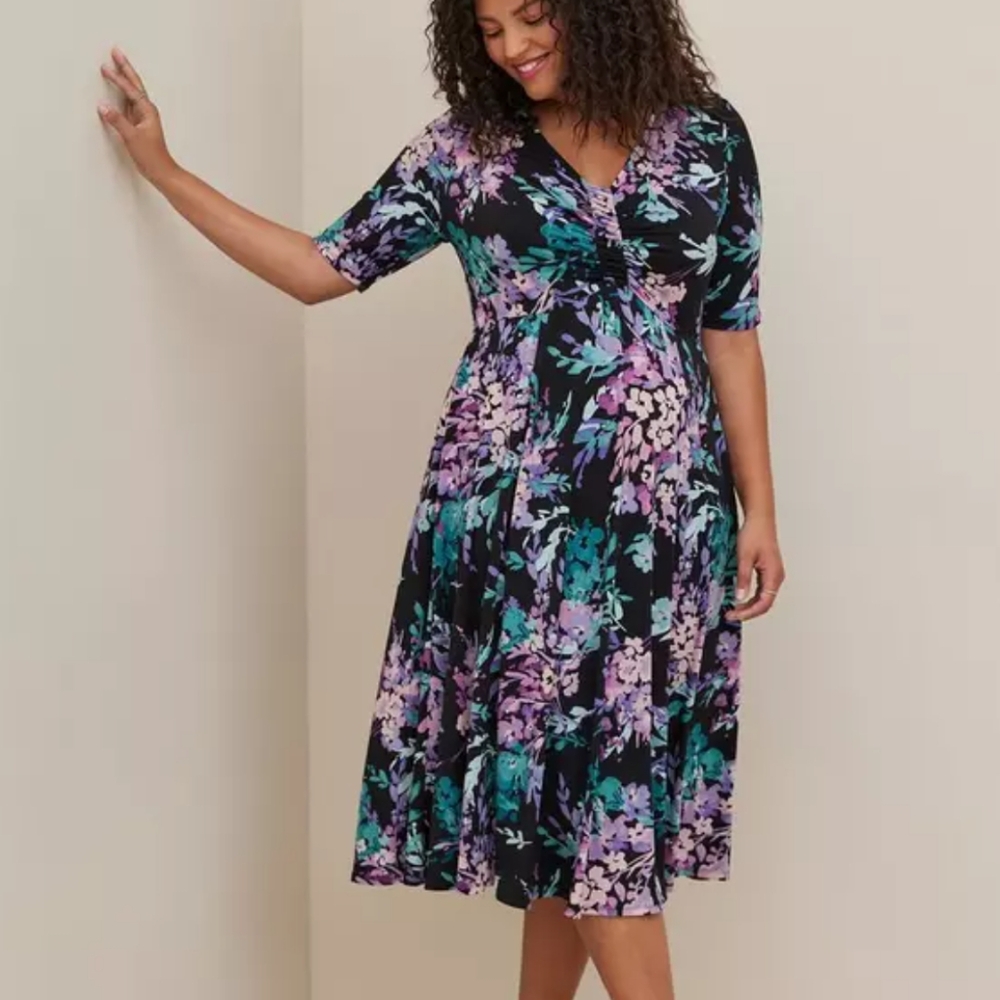 NWT Torrid Ruched Front Midi Dress Studio Knit Purple Floral Size 1 1X